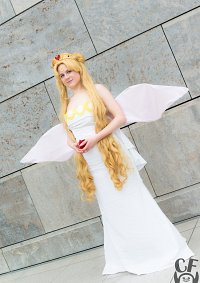 Cosplay-Cover: Neo Königin Serenity