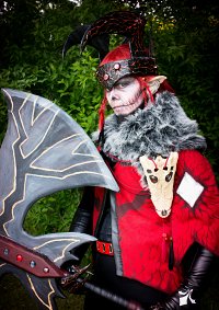 Cosplay-Cover: Yveltal (Kriegsherr Gijinka)