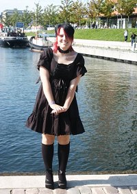 Cosplay-Cover: Gothic Lolita Bodyline (Frist try)