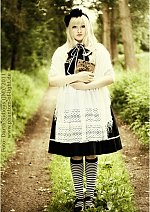 Cosplay-Cover: Alice im Wunderland ~ Black & White