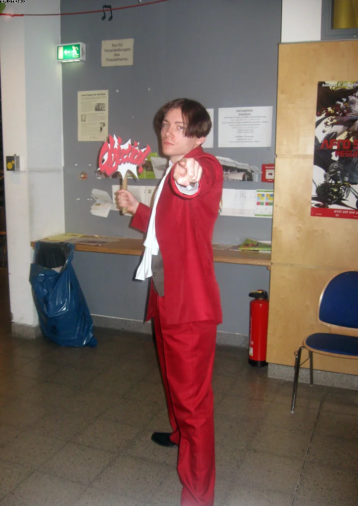 Cosplay-Cover: Miles Edgeworth (Reiji Mitsurugi)