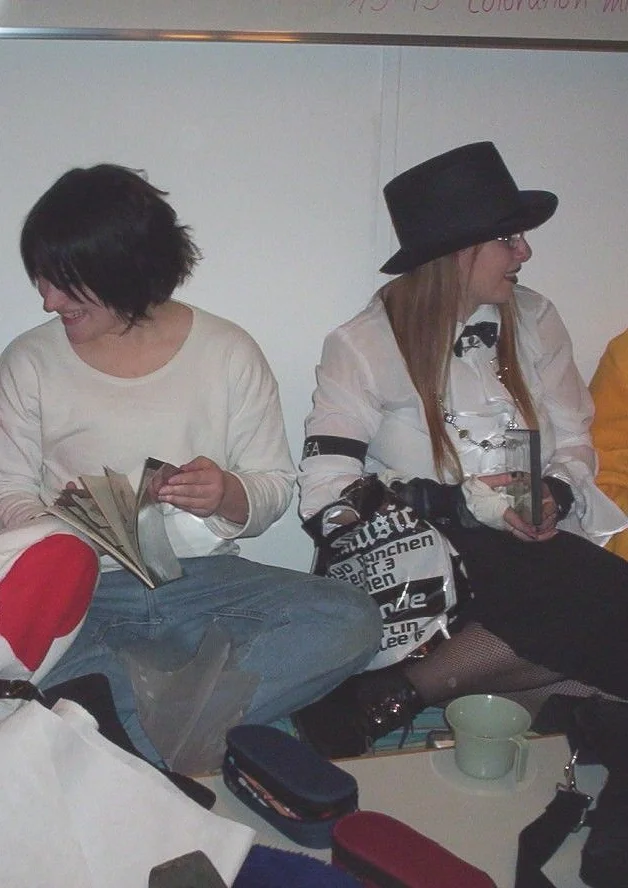 Cosplay-Cover: schwarz-weiß-zusammengeschmissen