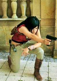 Cosplay-Cover: Chloe Frazer [Uncharted 2: Among Thieves]