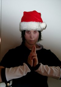 Cosplay-Cover: Sasuke Uchiha Weihnachtsstyle