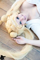 Cosplay-Cover: Usagi (Ballkleid)