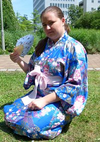 Cosplay-Cover: blauer Yukata