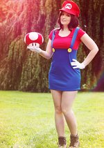 Cosplay-Cover: Super Mario (genderbend)