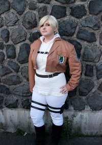 Cosplay-Cover: Annie Leonhardt