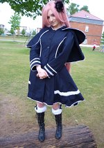 Cosplay-Cover: Pinkhaariges Goth-Loli