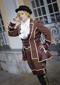 Cosplay-Cover: Golden Brown - Hommage to Mad Hatter