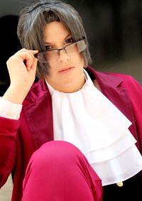 Cosplay-Cover: Miles Edgeworth