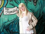 Cosplay-Cover: fem!Russia [offener Mantel]