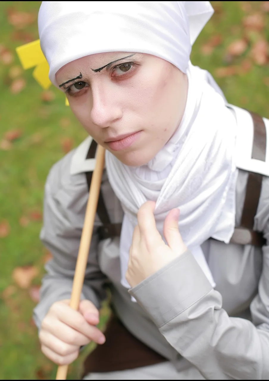 Cosplay-Cover: Levi (beim putzen)