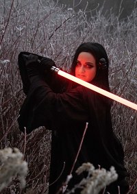 Cosplay-Cover: Lady Darth Vader (fight design)