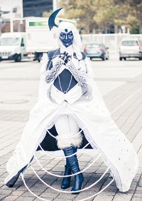 Cosplay-Cover: Absol Queen