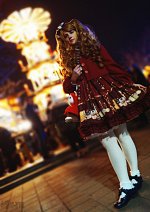 Cosplay-Cover: Weihnachts-Lolita Outfit