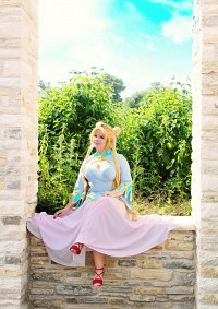 Cosplay-Cover: Neo Queen Serenity [Kinmoku]