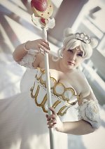 Cosplay-Cover: Neo Queen Serenity