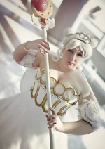 Cosplay-Cover: Neo Queen Serenity
