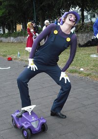 Cosplay-Cover: Waluigi - Mario Kart