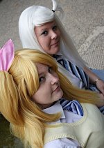 Cosplay-Cover: Lucy Heartfilia (Schuluniform)