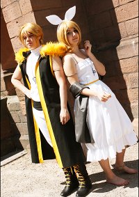 Cosplay-Cover: Kagamine Rin [Synchronicity]