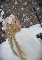 Cosplay-Cover: Astrid Hofferson (Wedding Dress)