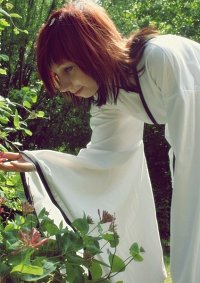 Cosplay-Cover: weißes Kimono-Kleid