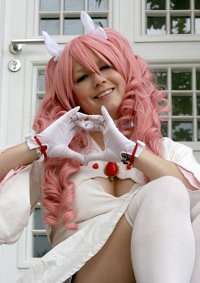 Cosplay-Cover: Madoka Kaname [Goddess]