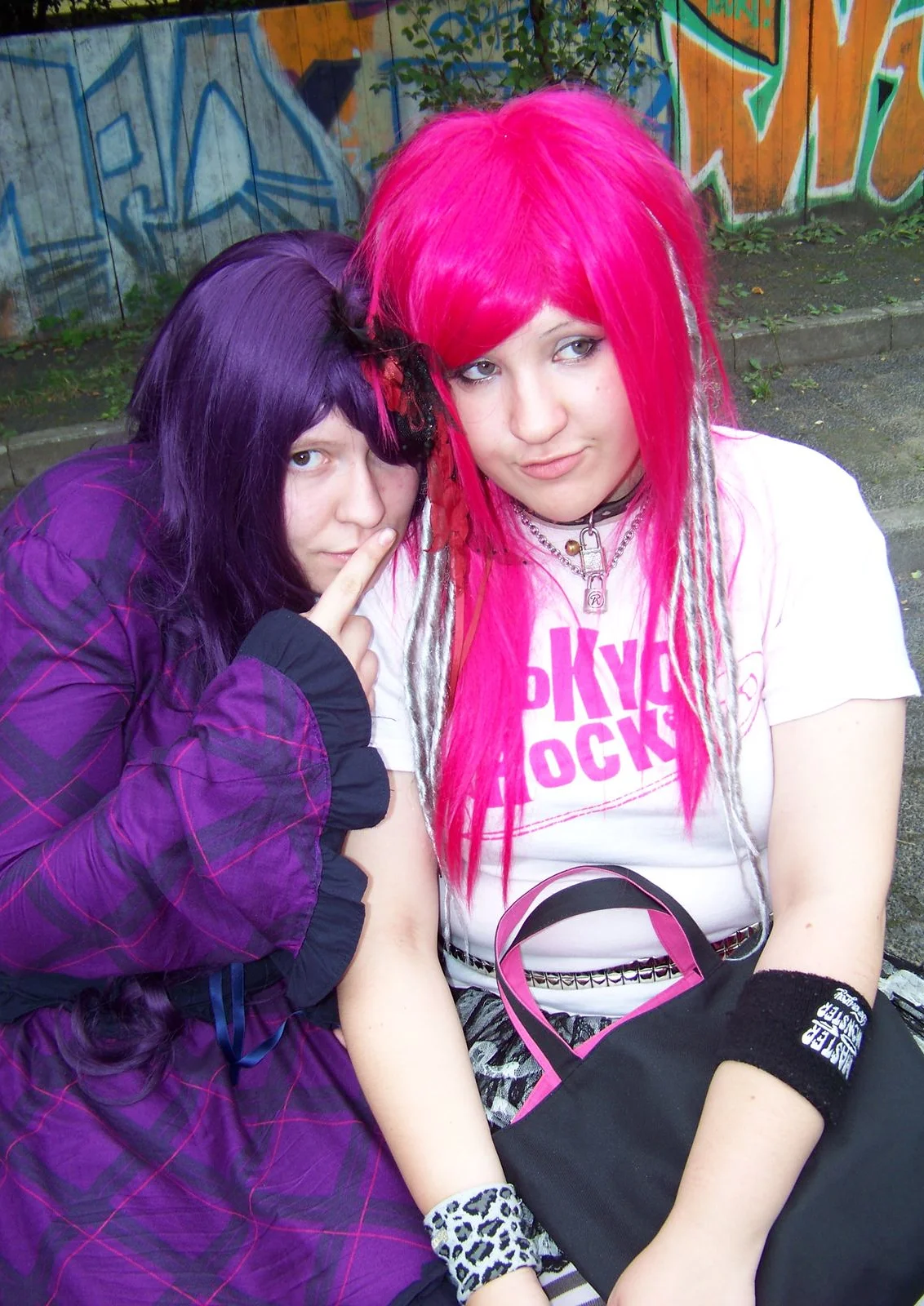 Cosplay-Cover: Pinke Peruecken Schwuchtel