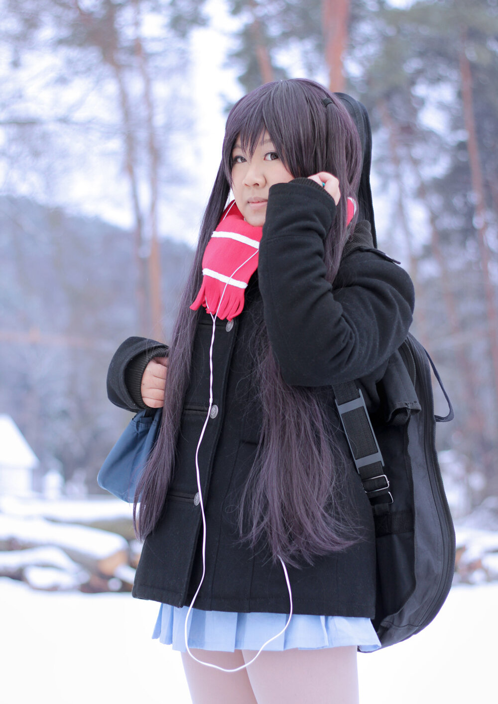 Cosplay-Cover: Azusa Nakano [Winterschuluniform]