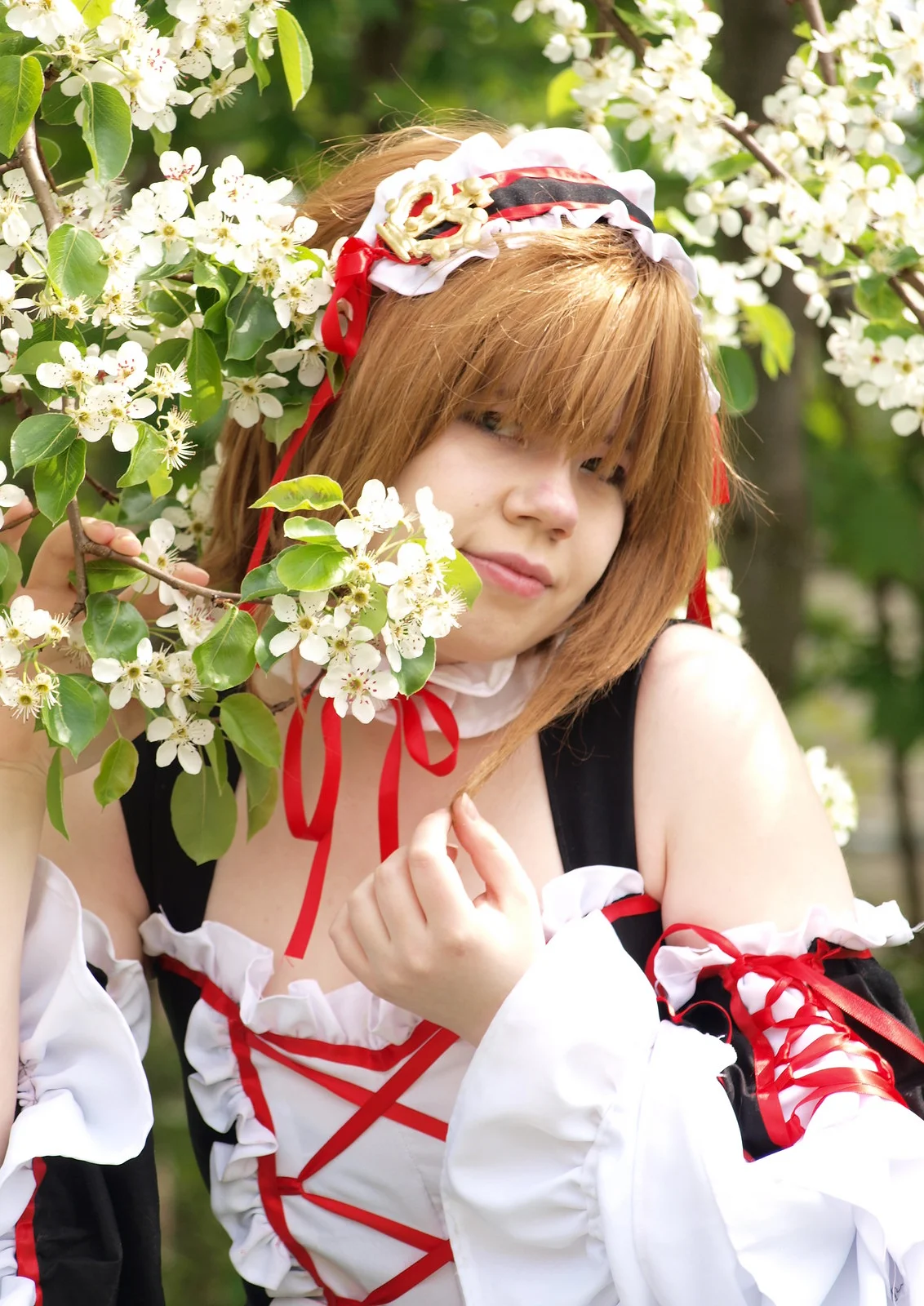 Cosplay-Cover: Sakura (Crown Dress)