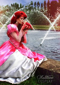 Cosplay-Cover: Arielle (Pink Dress)