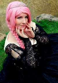 Cosplay-Cover: Megurine Luka (Ball gown)