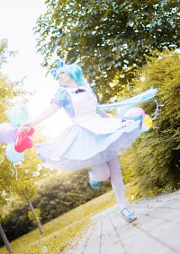 Cosplay-Cover: Hatsune Miku 「♫ Alice in Musicland ♫」