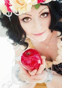 Cosplay-Cover: Art Nouveau Snow White (Hannah Alexander Artwork)
