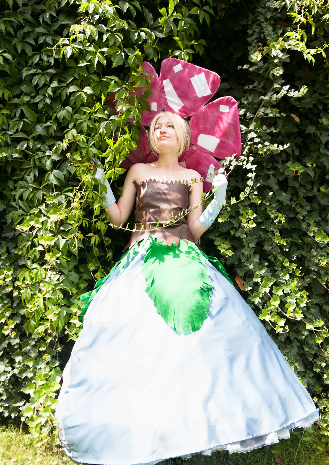 Cosplay-Cover: Bisaflor ♀ Gijinka #003