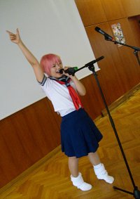 Cosplay-Cover: Shuichi (School Girl for Yuki XD)