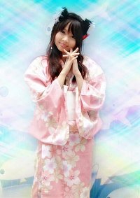 Cosplay-Cover: Blüten-Kimono
