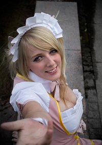 Cosplay-Cover: Lucy Heartfilia (Pink Maid)