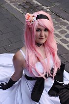 Cosplay-Cover: Luka Megurine [Camellia]