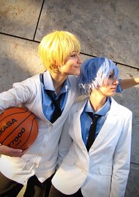 Cosplay-Cover: Kuroko Tetsuya [Teiko Schooluniform]