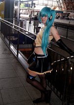 Cosplay-Cover: Hatsune Miku (Modern Sleek)