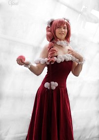 Cosplay-Cover: Lacus Clyne [Red Party Dress]