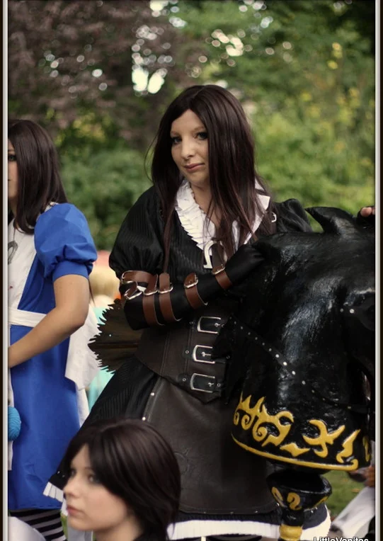 Cosplay-Cover: Alice (Steam Dress)