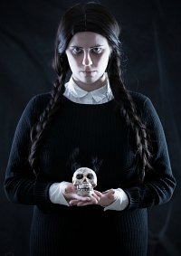 Cosplay-Cover: Wednesday Friday Addams