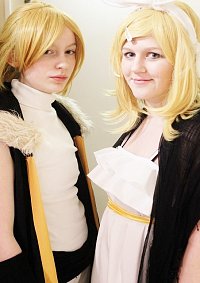 Cosplay-Cover: Rin Kagamine [Synchronicity Remake]