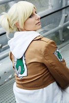 Cosplay-Cover: Annie Leonhardt