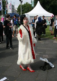 Cosplay-Cover: Cruella DeVil