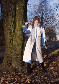 Cosplay-Cover: Chani Hatsune in Kaito's Mantel